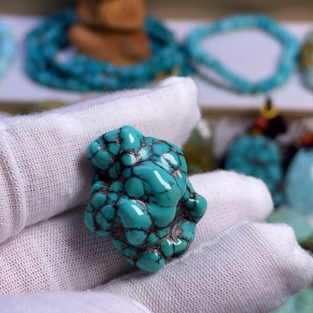 绿松石未镶嵌珠宝奇石