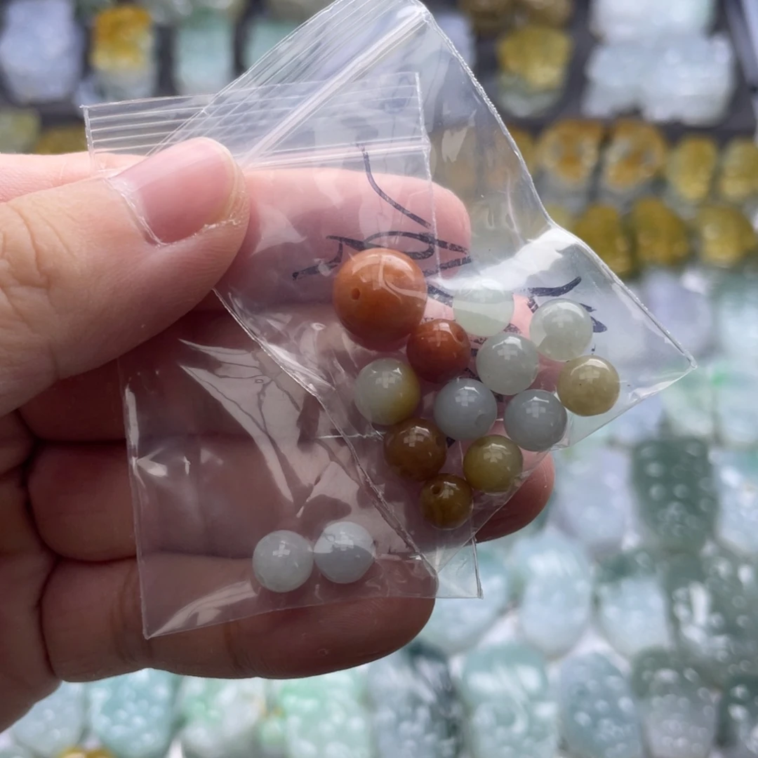 可***限翡翠未镶嵌颈饰翡翠