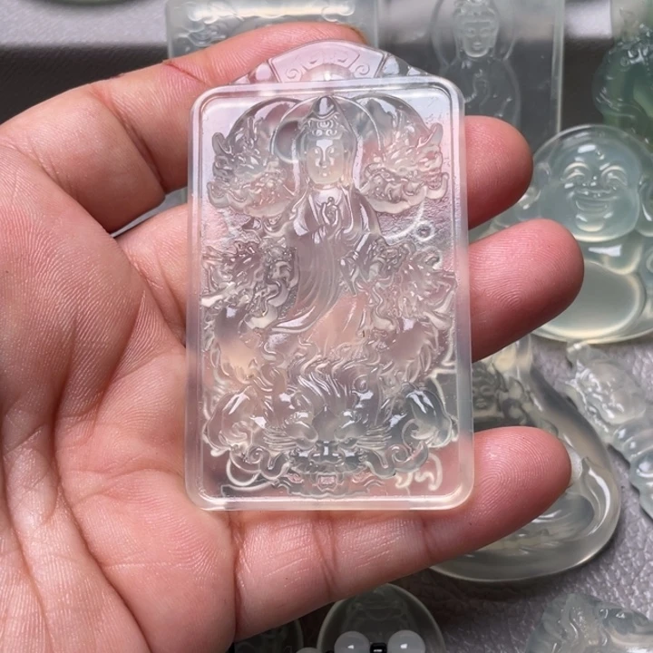 俊***岫玉未镶嵌吊坠(赠链)