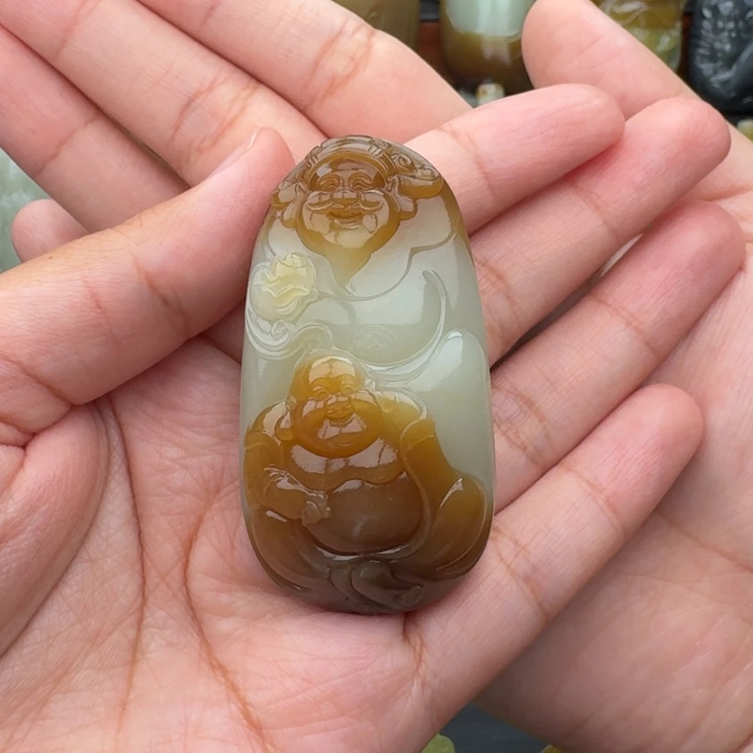 小***虎和田玉未镶嵌颈饰