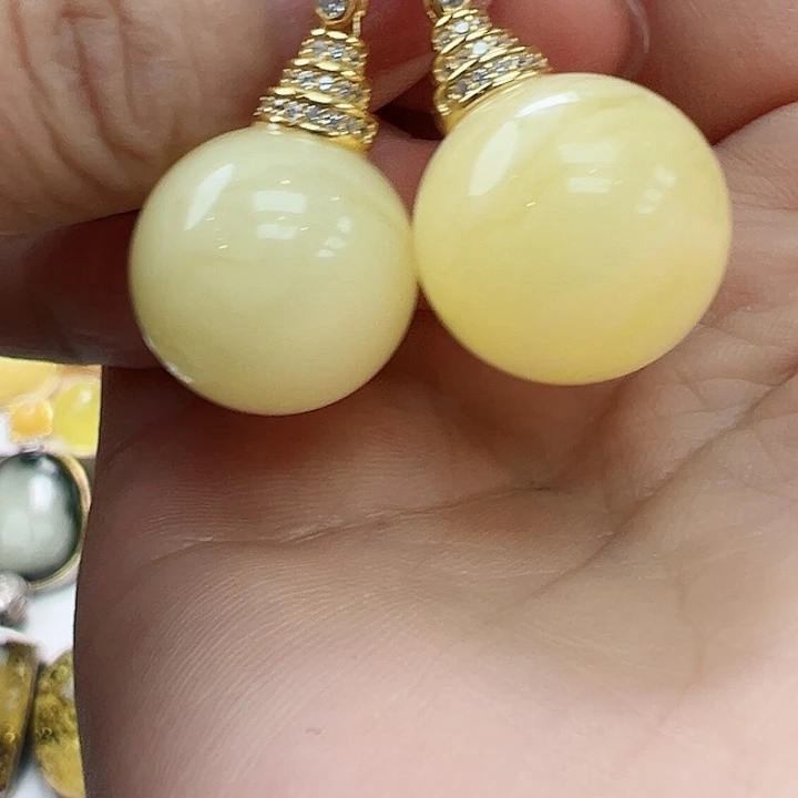 琥珀未镶嵌珠宝奇石