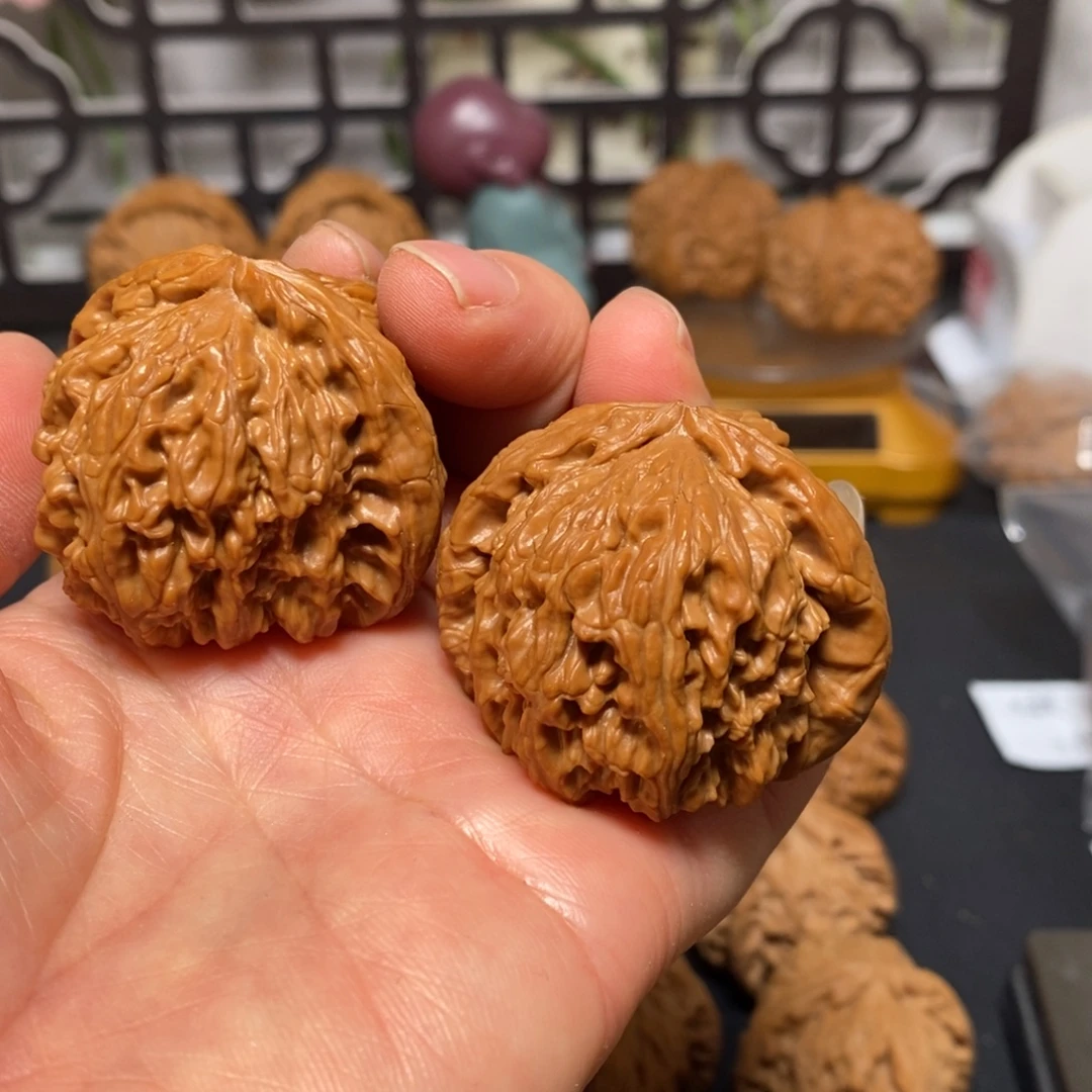 高***起吊坠文玩核桃白狮子