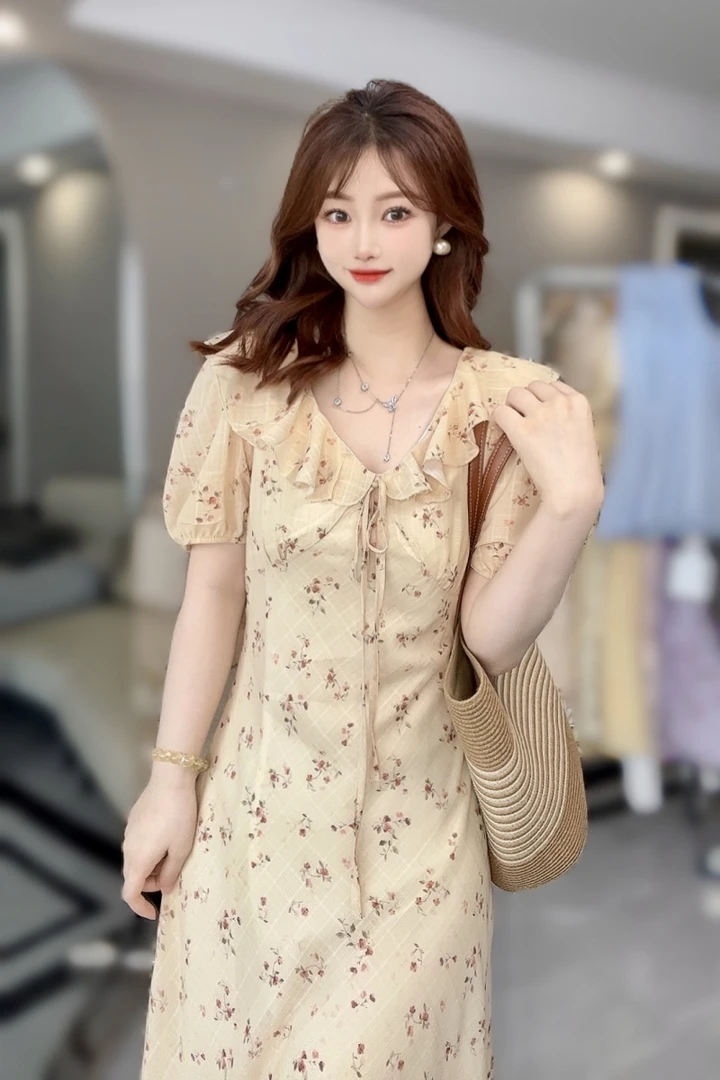 夏季法式荷领大码连衣裙显瘦温柔风胖mm碎花连衣裙系带度假长裙