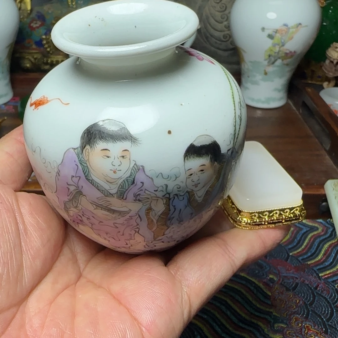 粉彩和合二仙苹果尊