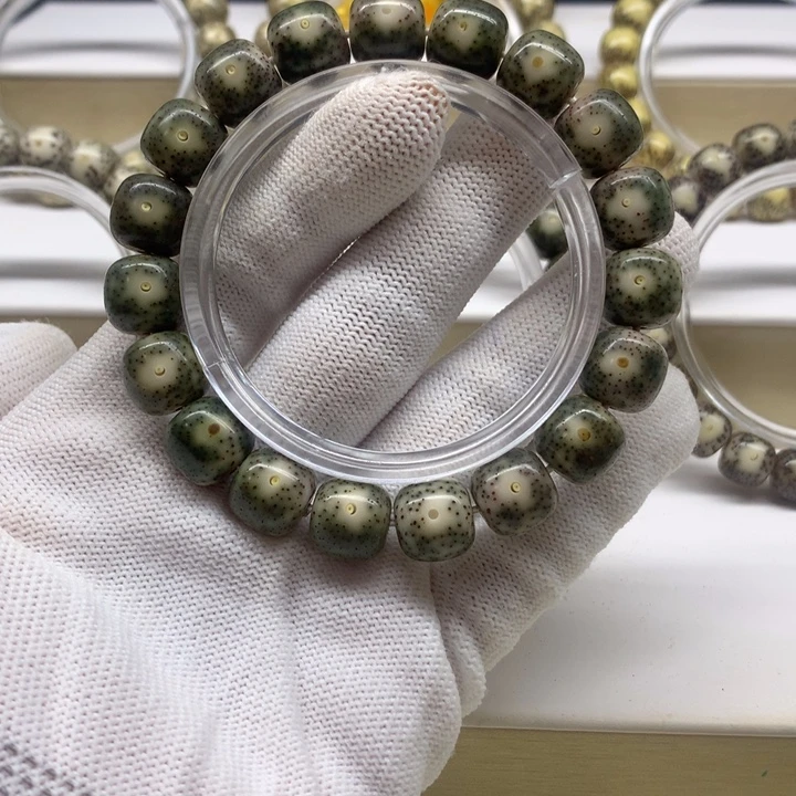 楊***手串星月菩提月留白小细星无烟花12.3/11.3