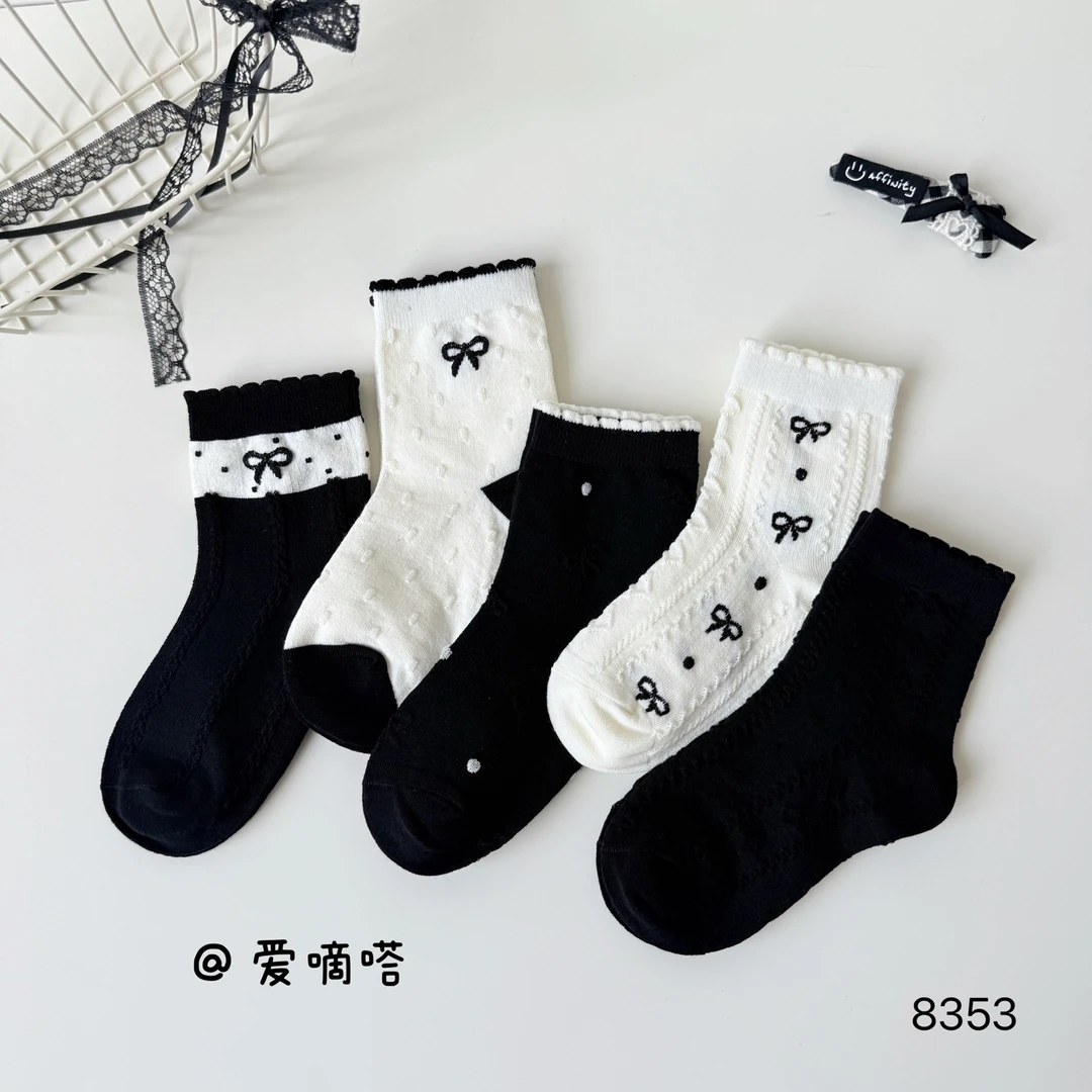 爱嘀嗒儿童袜子秋季精梳棉女童中大童宝宝黑白色蝴蝶结防臭中筒袜