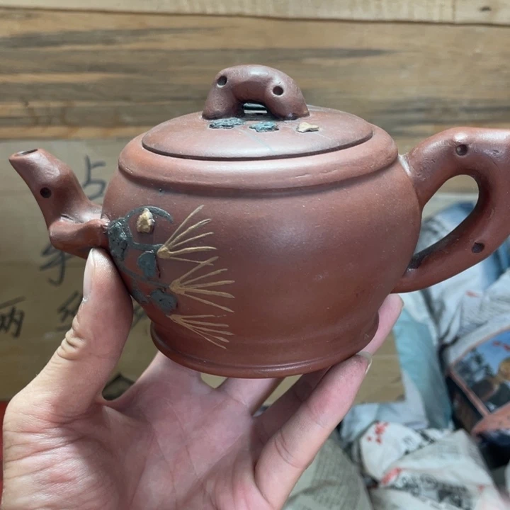 茶壶紫砂老厂紫砂壶一件。