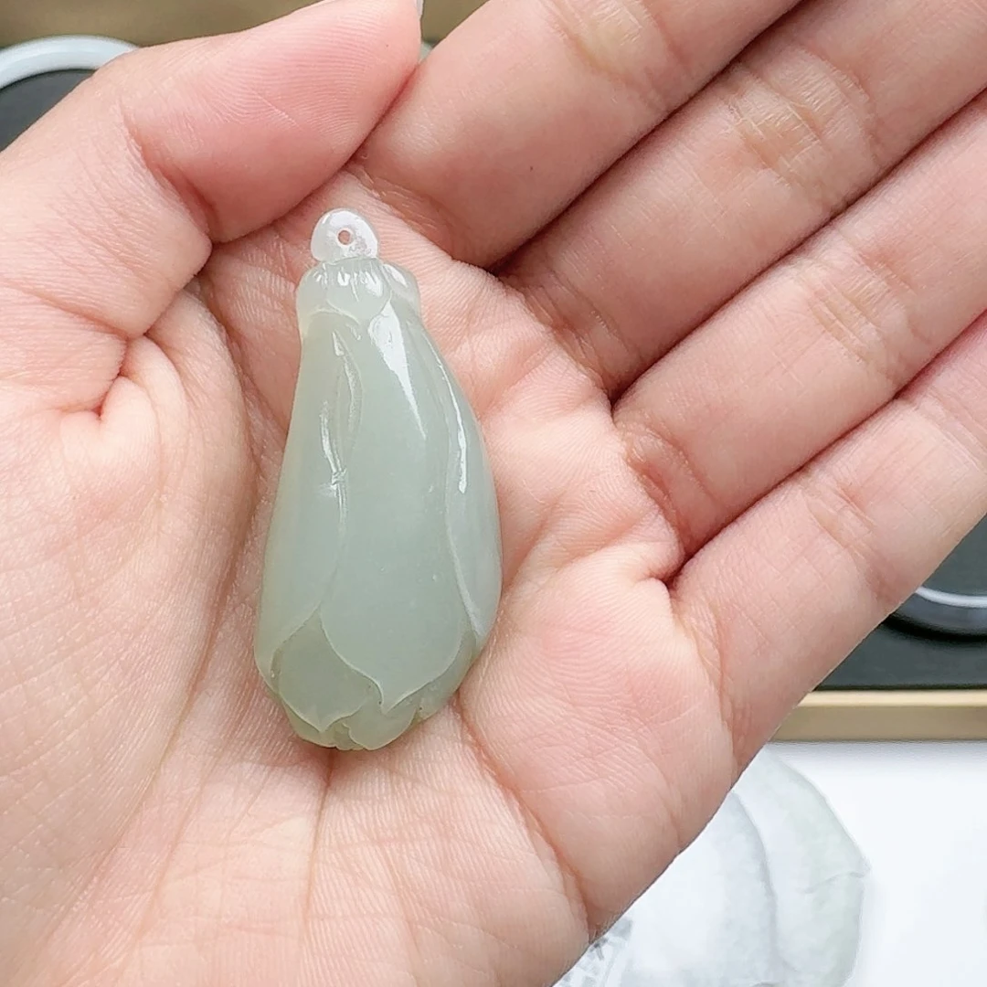 和田玉吊坠未镶嵌