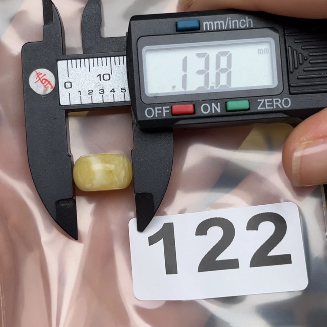 进***哥未镶嵌蜜蜡裸石蜜蜡