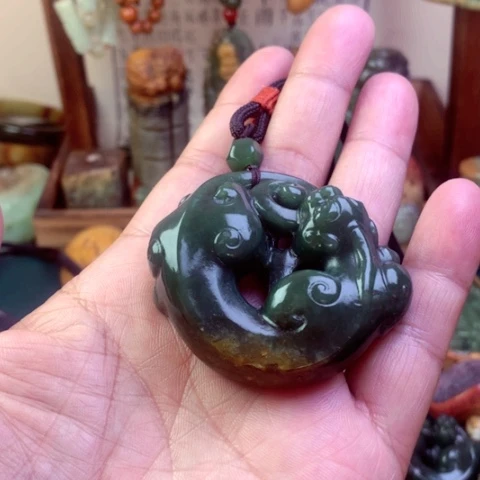 和田玉颈饰未镶嵌