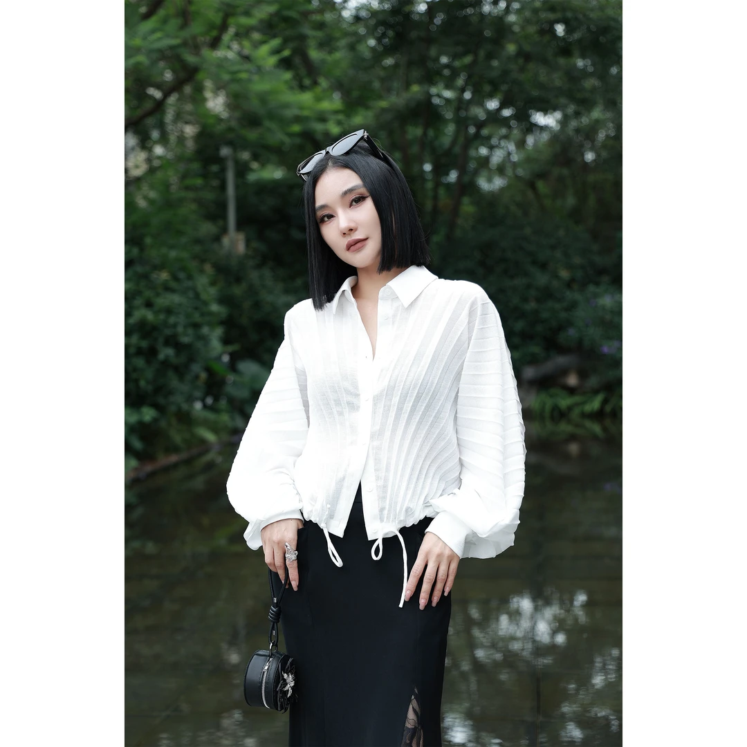 【妙妙精选】HUANGNAJI白色时尚气质设计感法式压绉衬衫0482