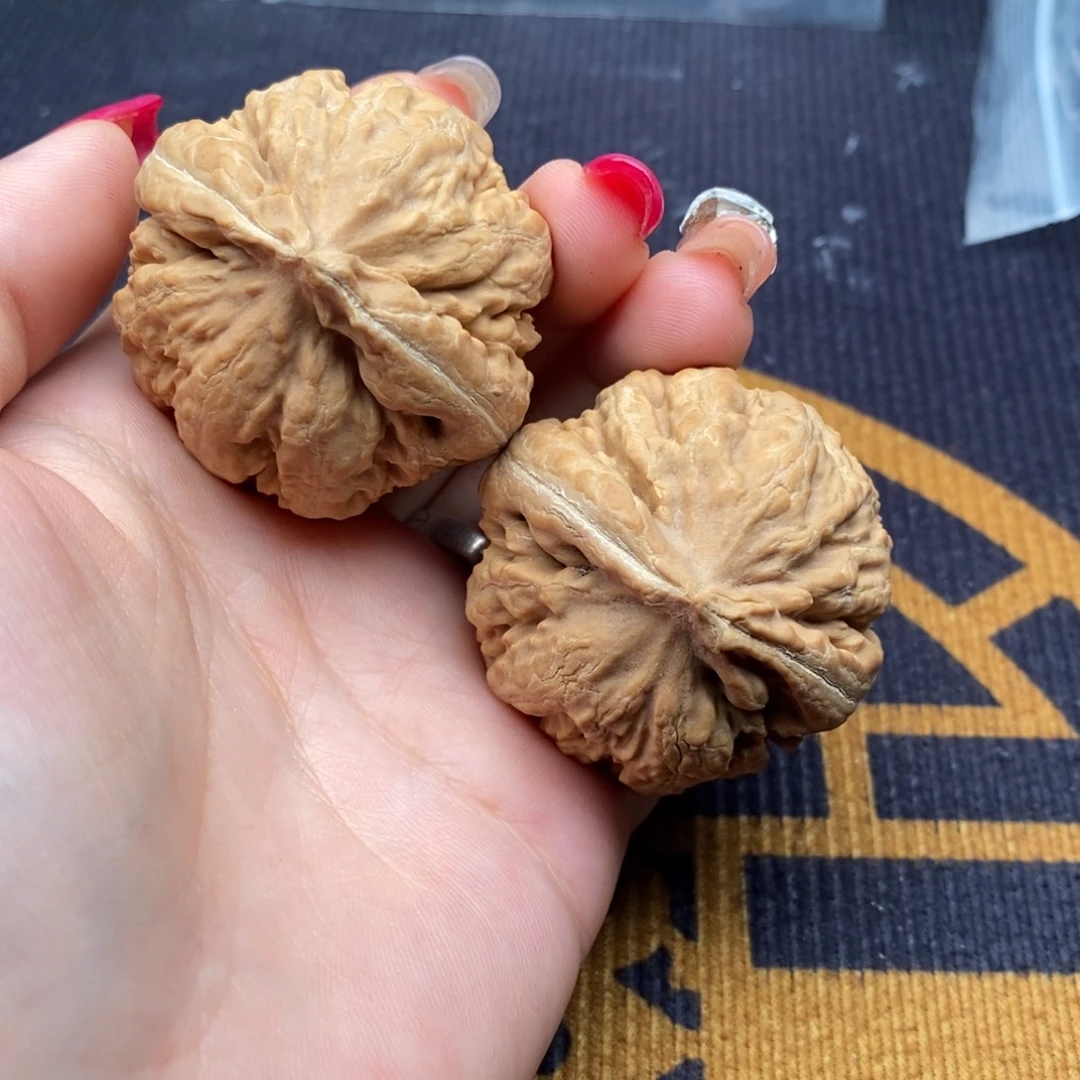 槐***利吊坠文玩核桃霸王龙