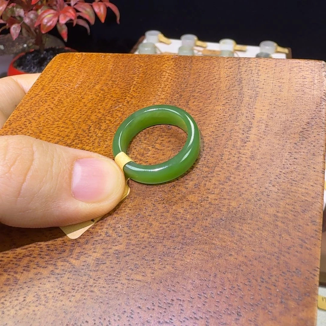 和田玉未镶嵌戒指