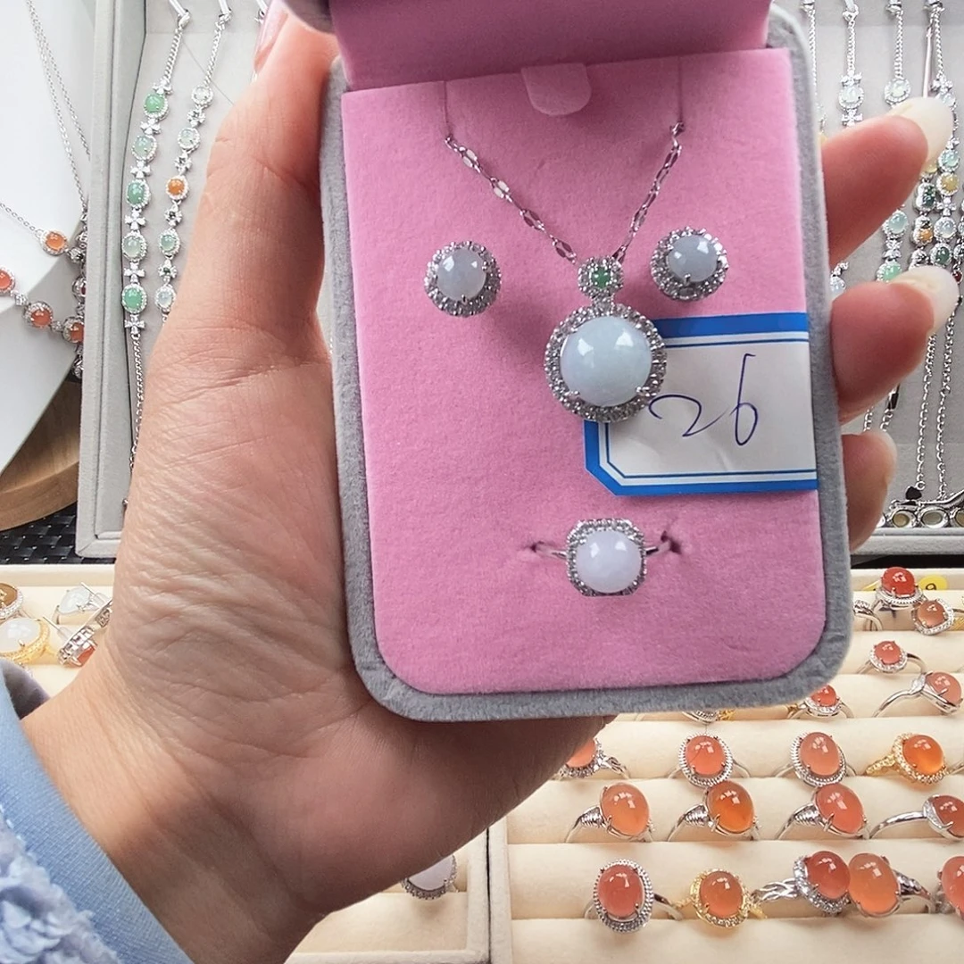 翡翠未镶嵌戒指缅甸