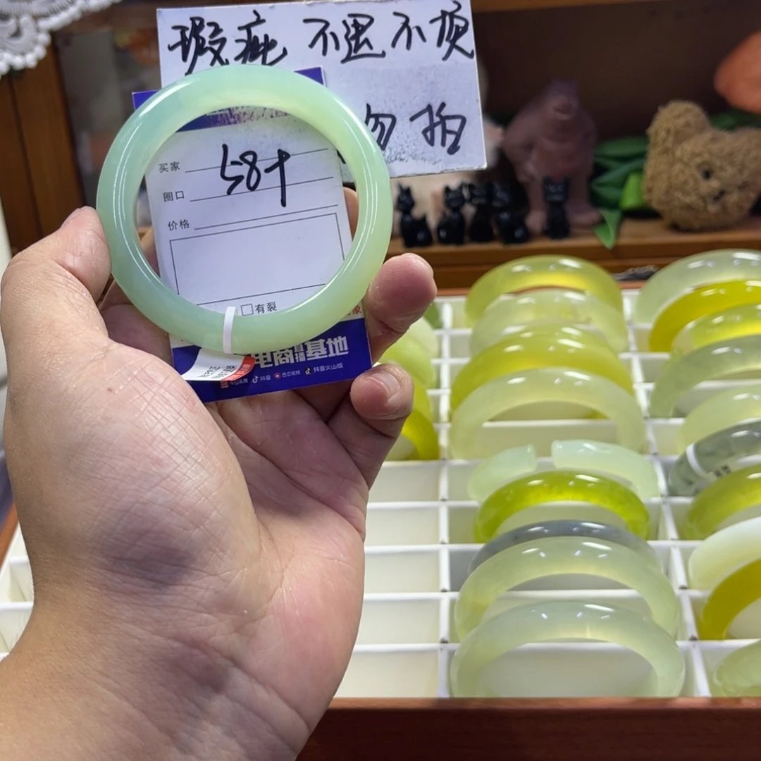 蛇纹石玉未镶嵌手镯349