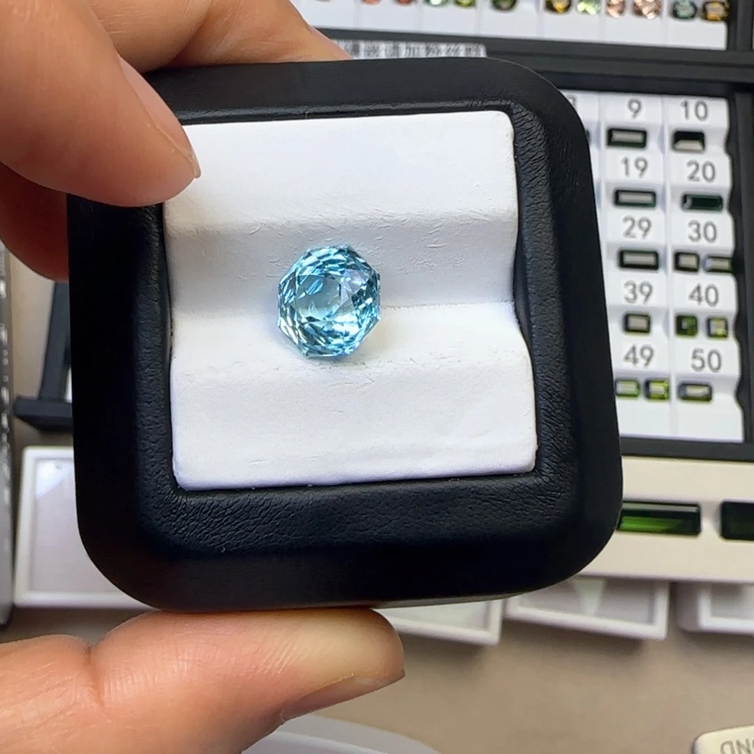 未镶嵌裸石托帕石玫瑰精切5.76克拉