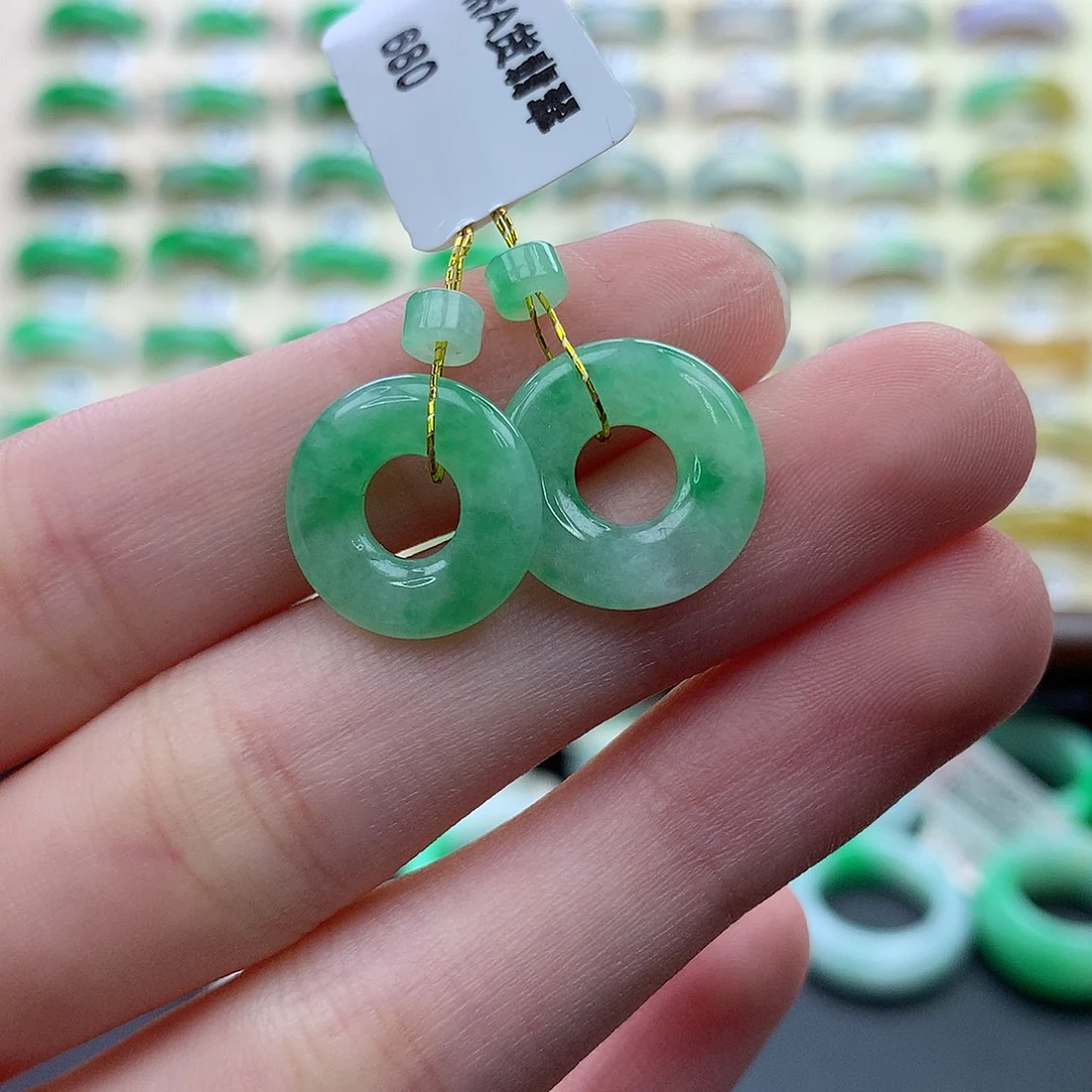 翡翠未镶嵌戒指甜甜圈