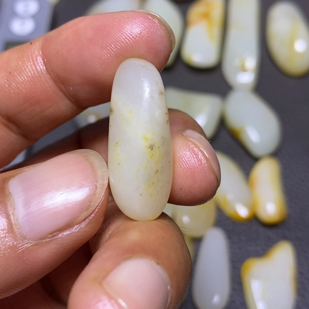 未镶嵌和田玉（糖玉）挂件
