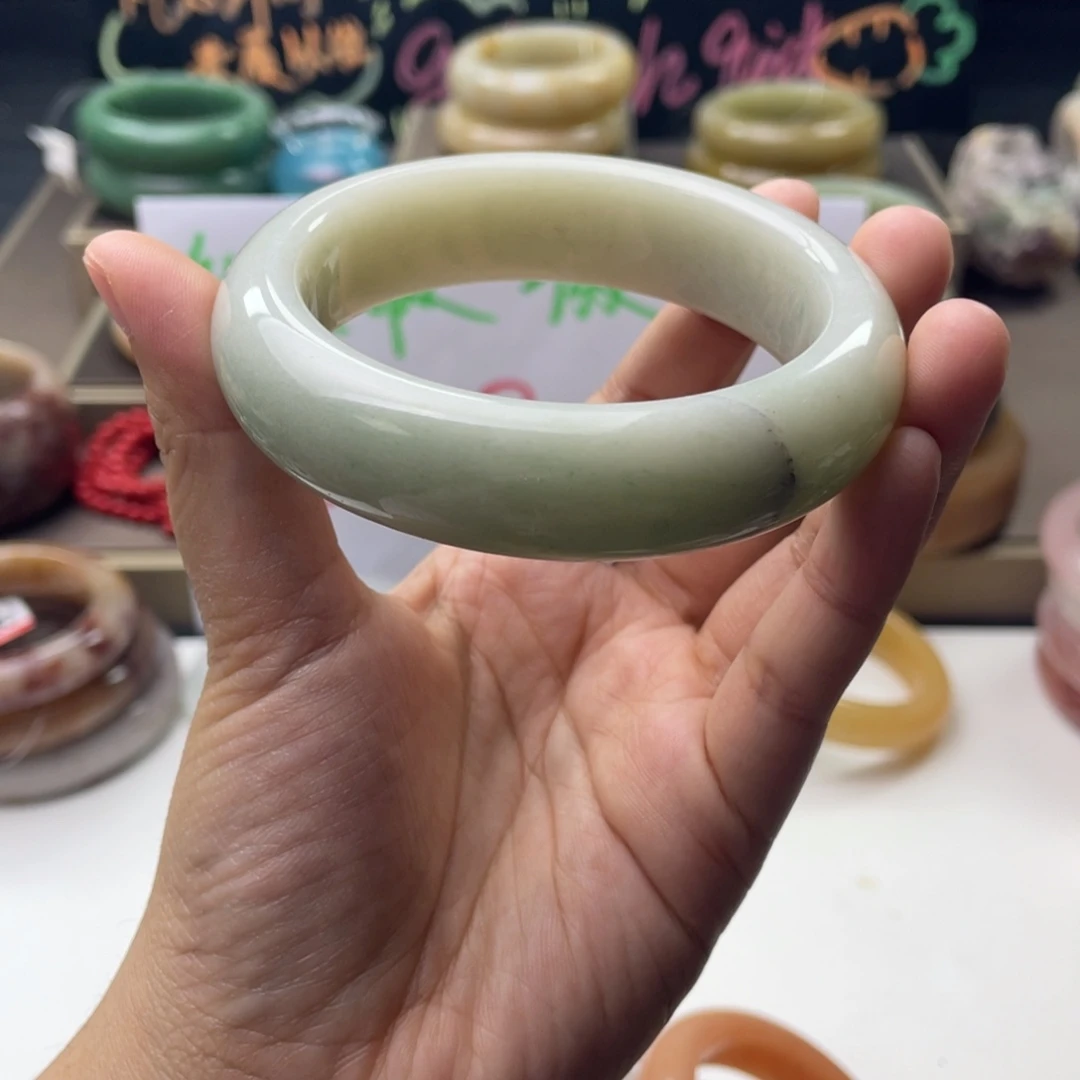 石英质玉（非洲翠）合金手镯58