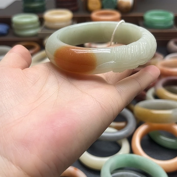 石英质玉未镶嵌手镯