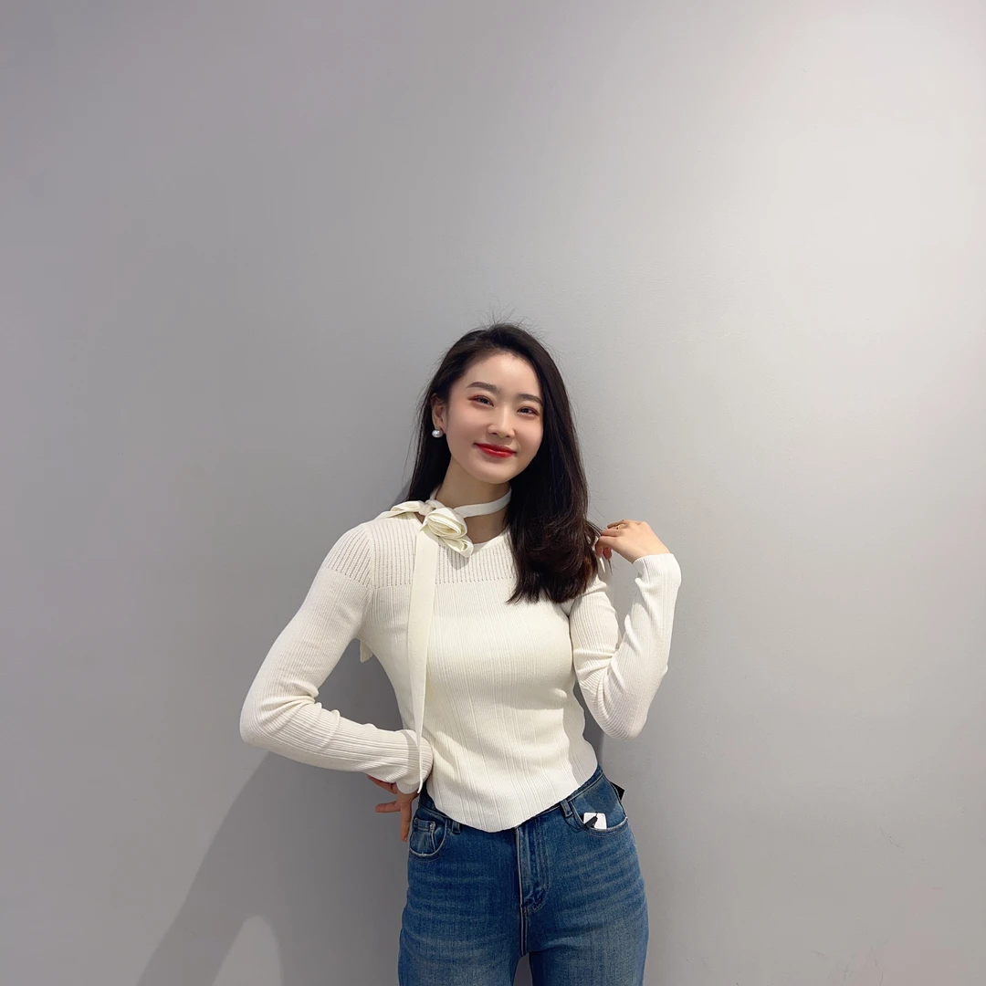2025春装新款女装法式设计感长袖针织衫百搭短款套头打底衫女5A56