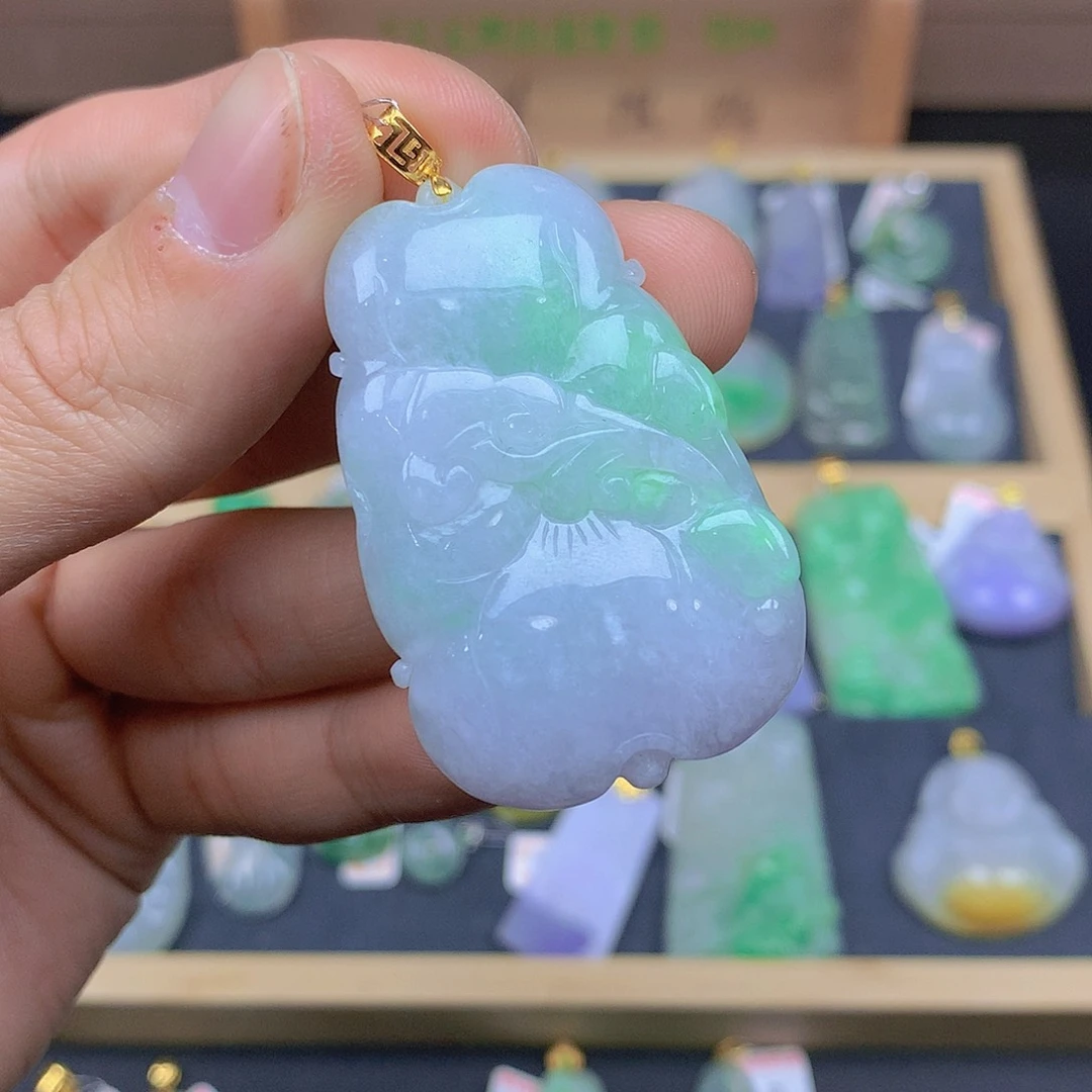 翡翠颈饰18K金镶嵌翡翠