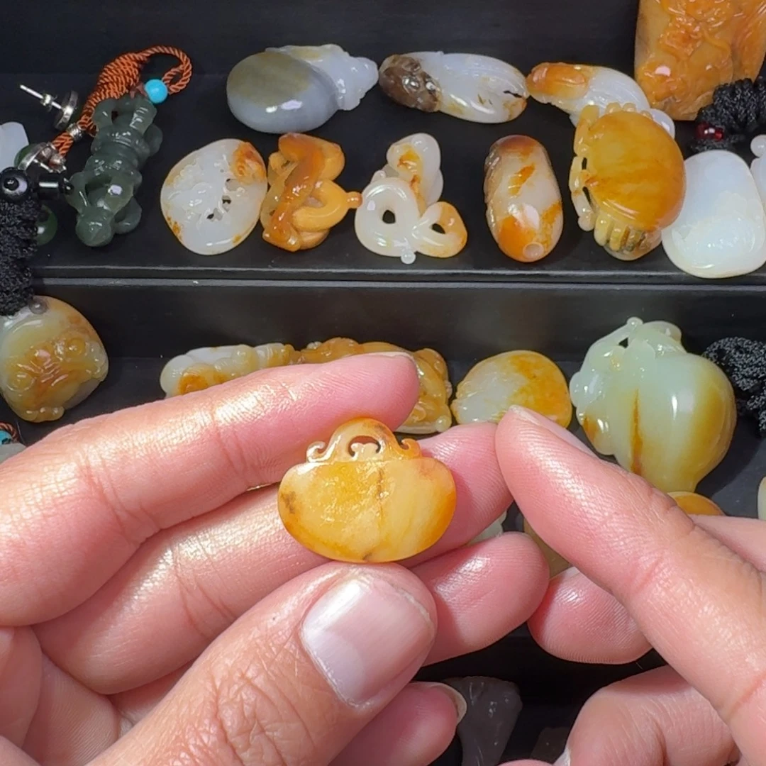 和田玉未镶嵌吊坠(不含链)