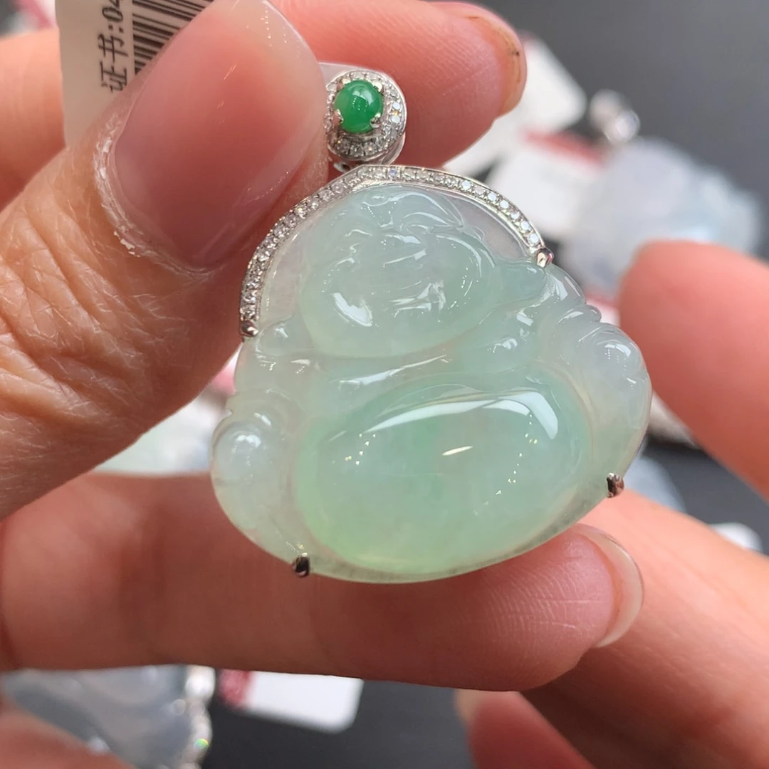 翡翠18K金镶嵌颈饰翡翠