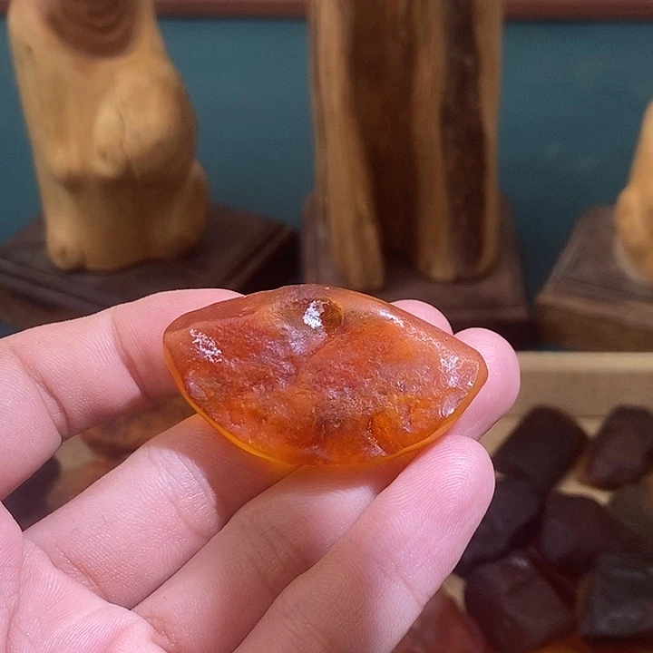 琥珀未镶嵌裸石金珀