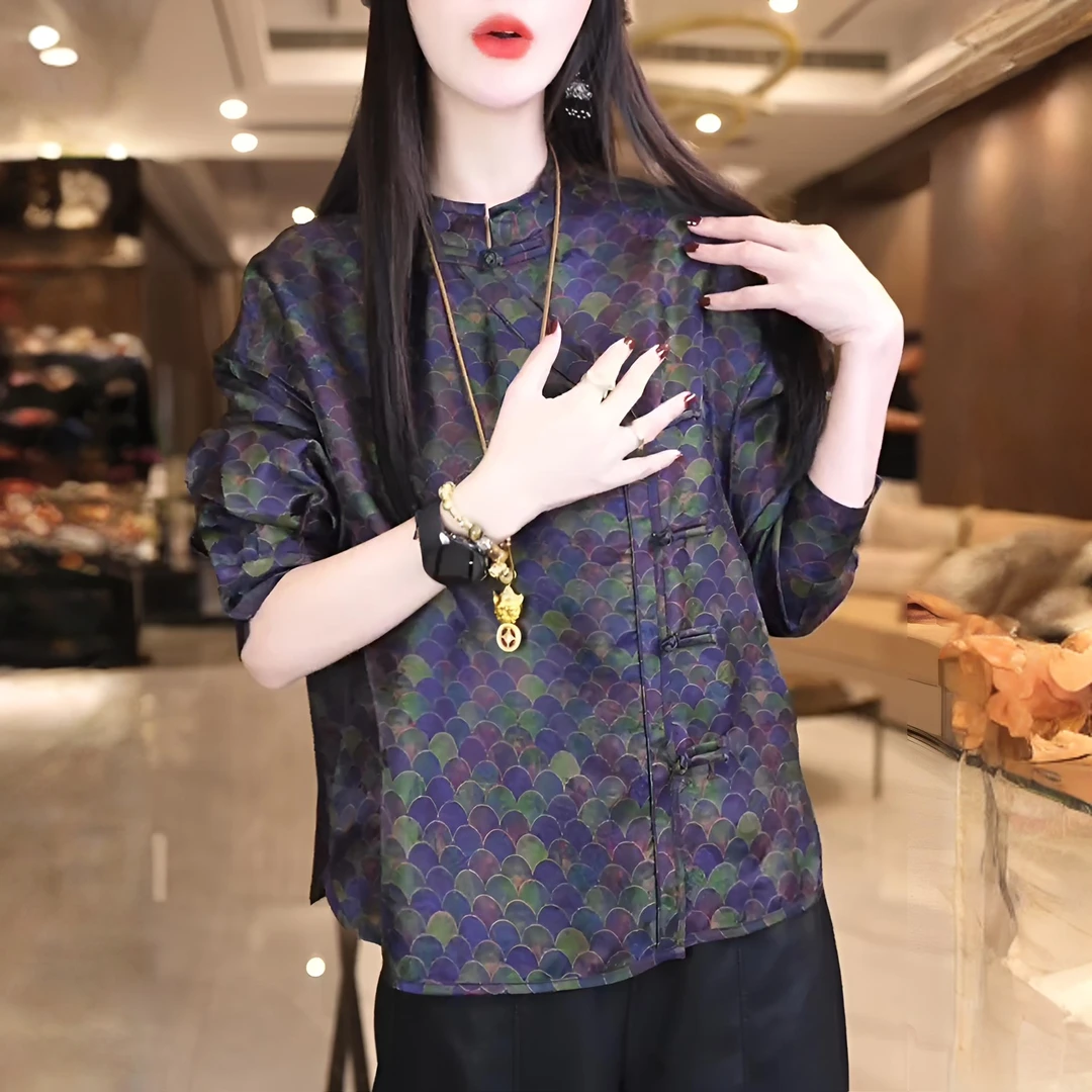 新中式设计感盘扣鱼鳞纹衬衫女秋季新款时尚复古宽松国风立领上衣