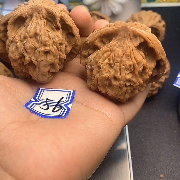 ***把件文玩核桃55大龙鼎