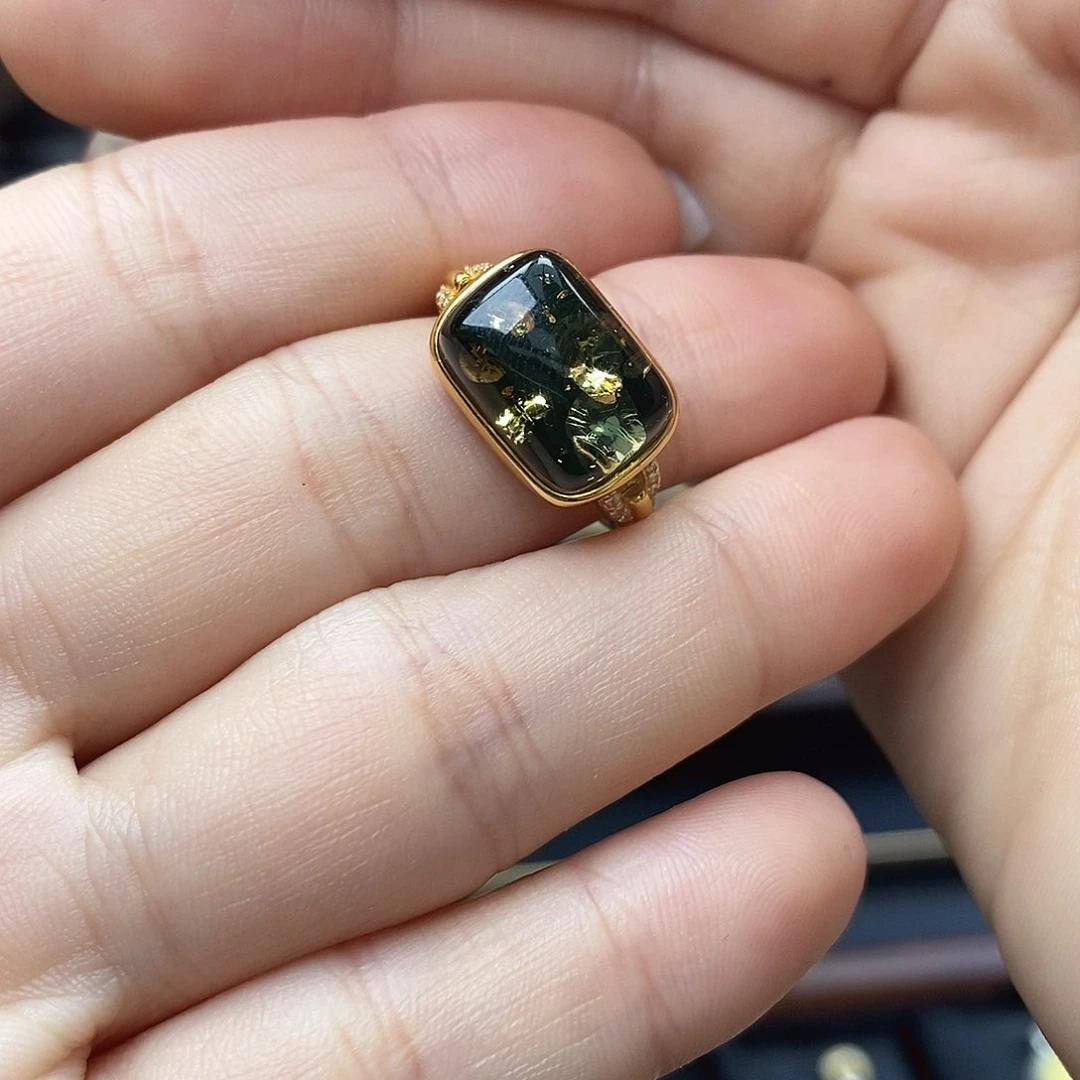 裸石琥珀未镶嵌成品