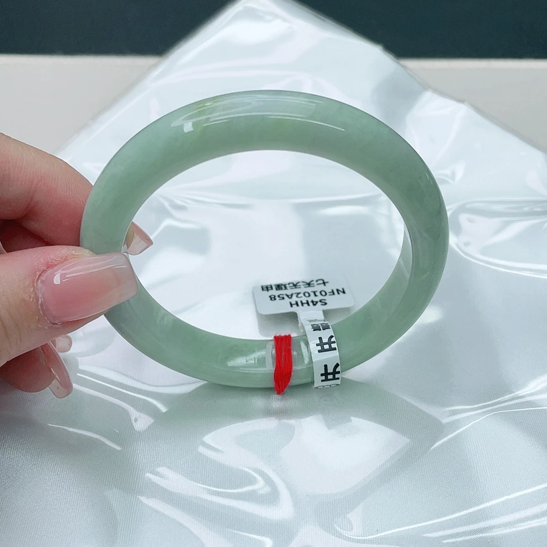 翡翠手镯未镶嵌正58