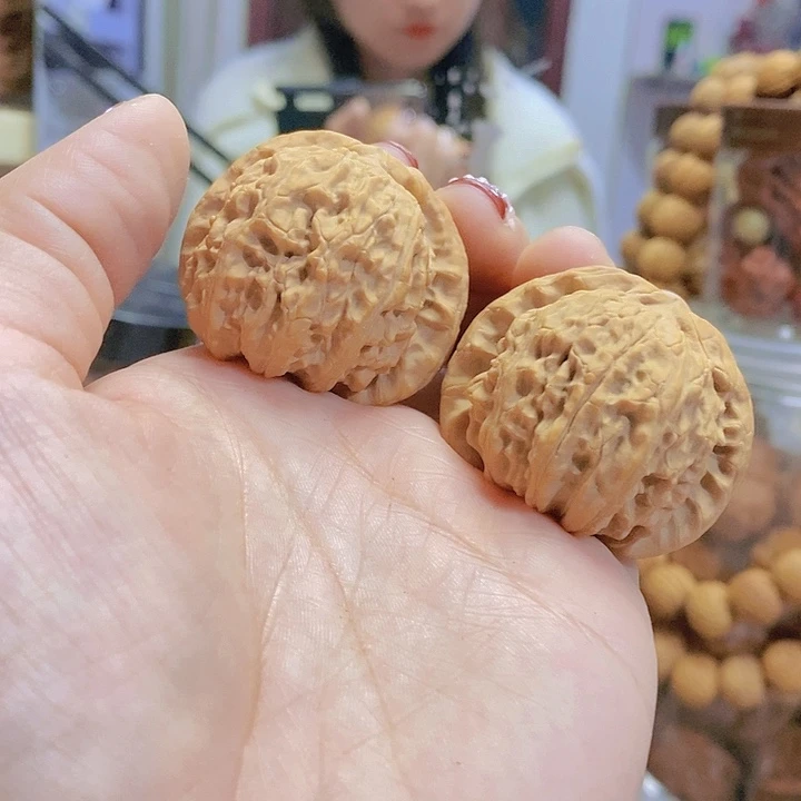【闪购商品】文玩核桃把件41闷白