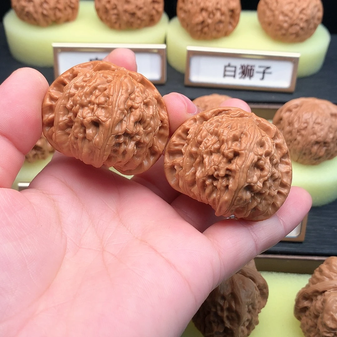 文玩核桃吊坠579号白狮子44