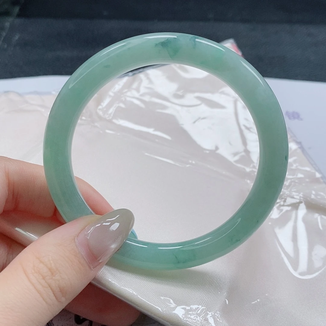 【闪购商品】未镶嵌手镯（圆镯）翡翠557号