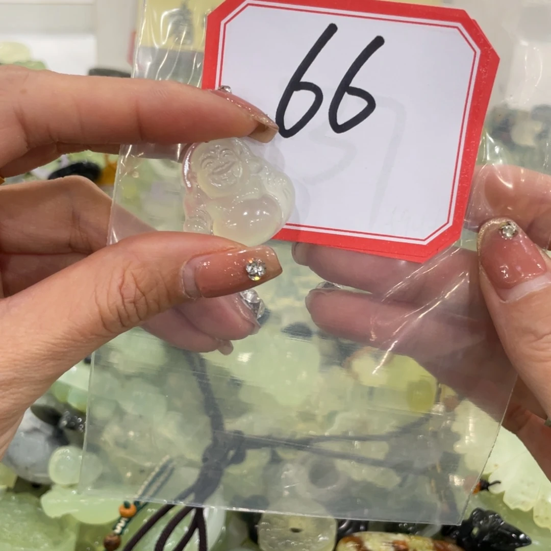 蛇纹石玉颈饰合金