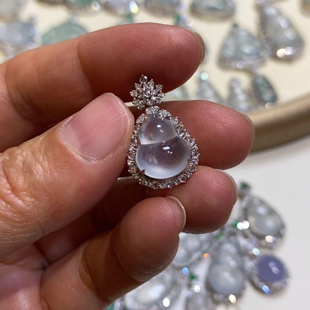 翡翠18K金镶嵌吊坠(不含链)葫芦