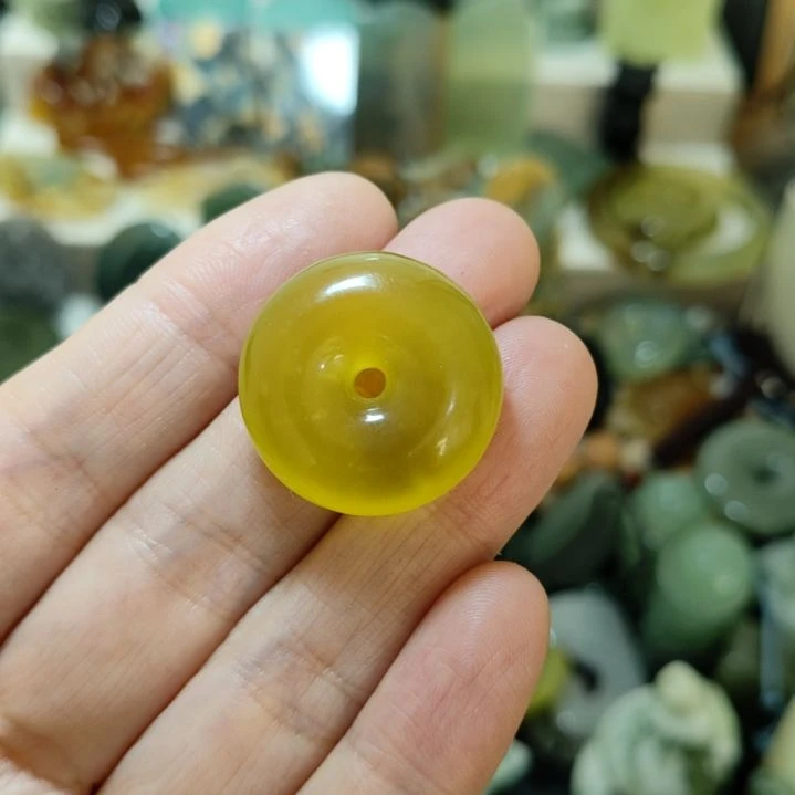 岫玉未镶嵌平安扣