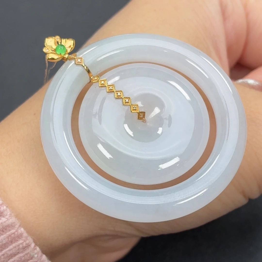 翡翠18K金镶嵌颈饰