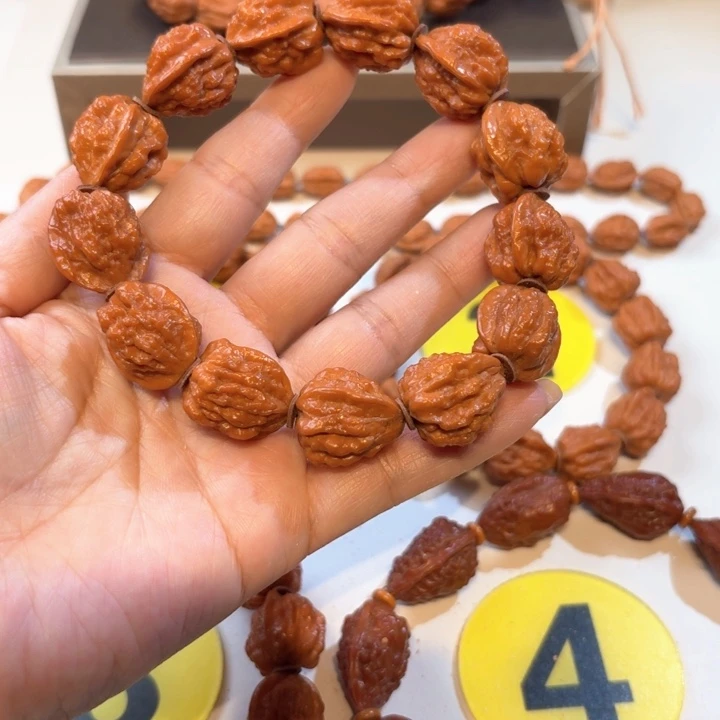 大***肉文玩核桃手串小金蟾