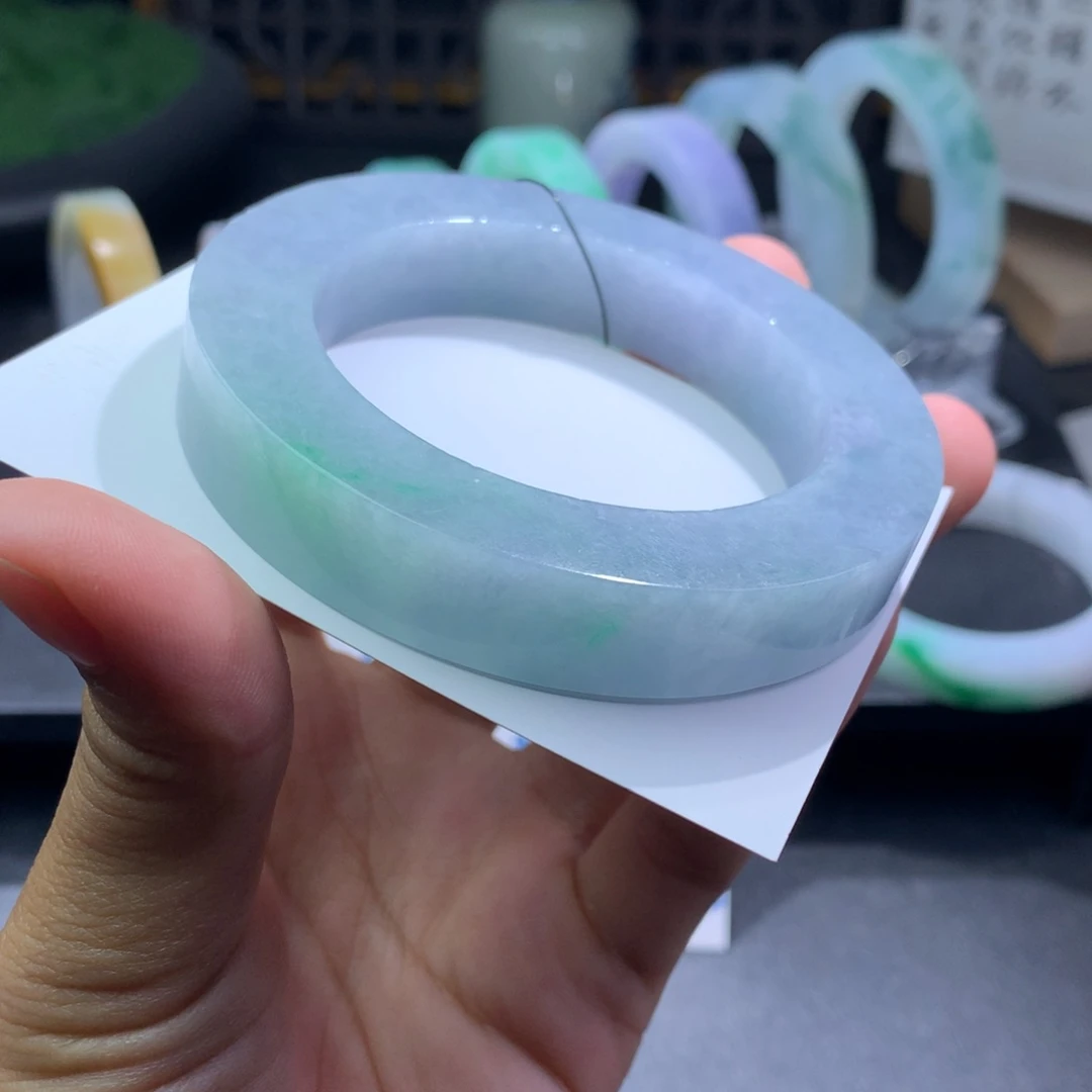未镶嵌翡翠手镯定制翡翠随*