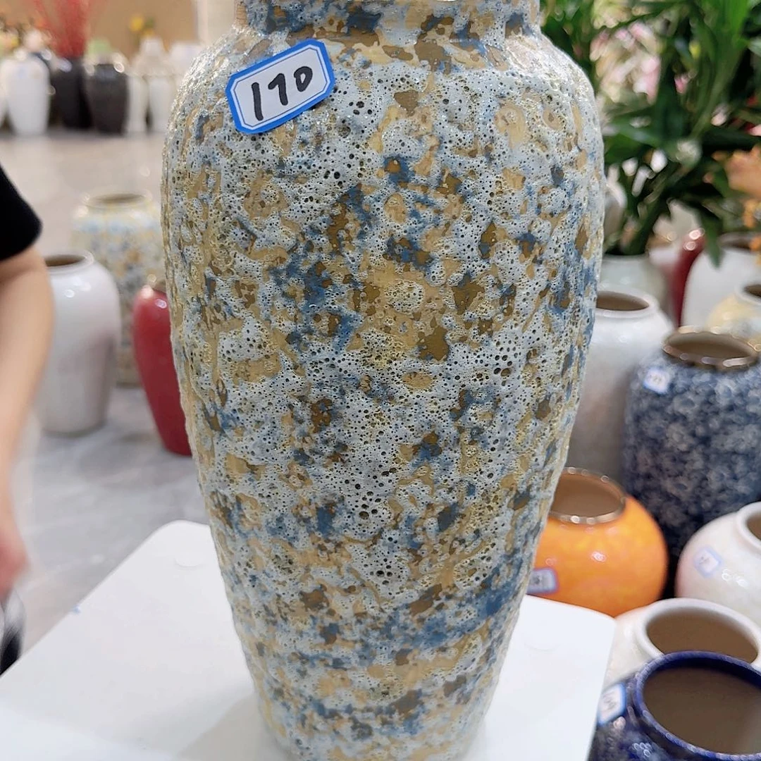 170号陶瓷高34厘米微瑕一个