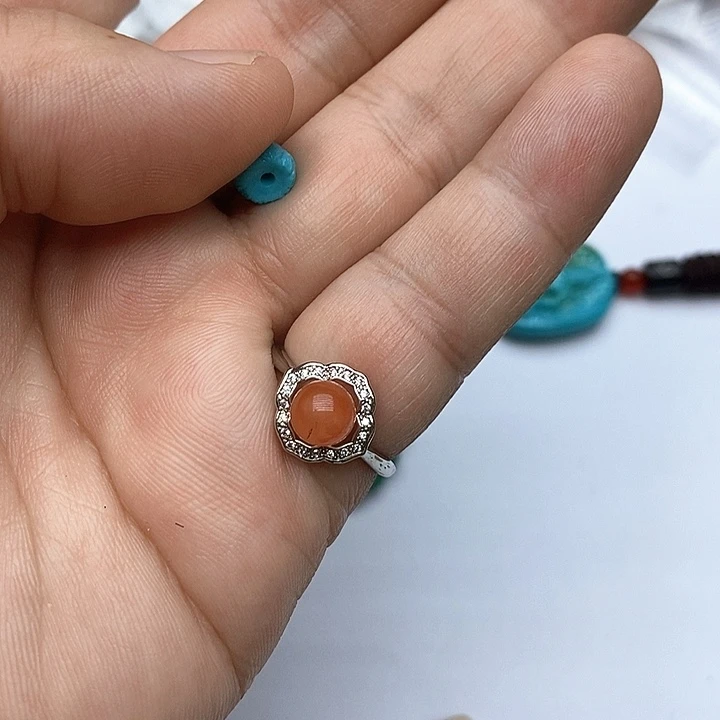 南红玛瑙未镶嵌珠宝奇石