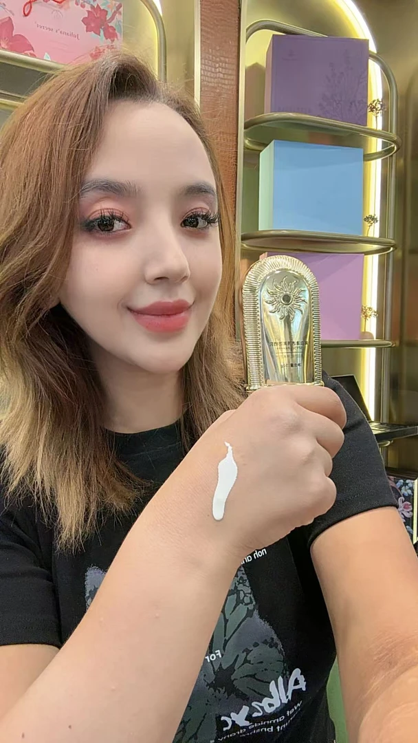 露兰朵美白清透隔离防晒    fagsai