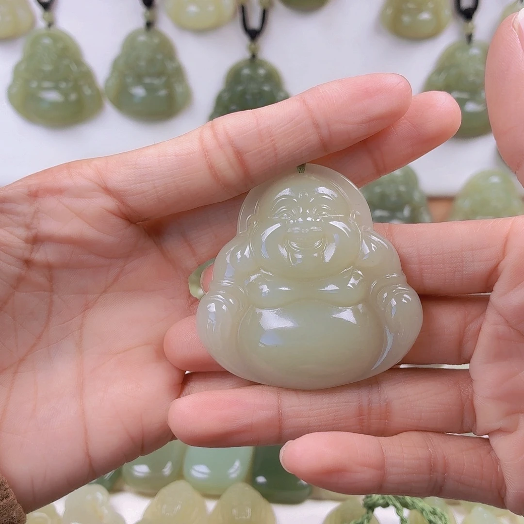 煎***子和田玉未镶嵌颈饰