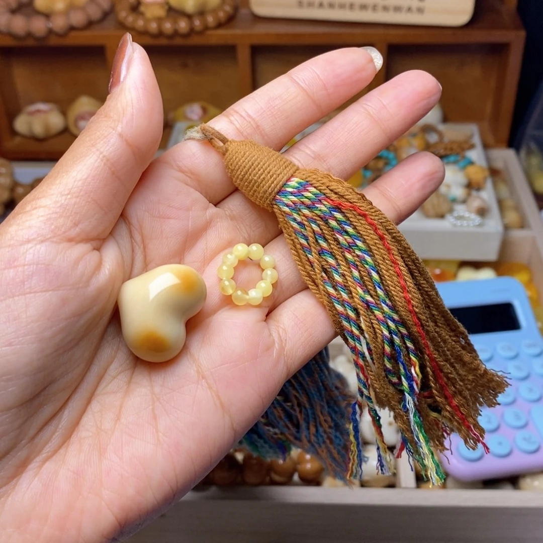 手串猴头核桃爱心蜜卡金色流苏