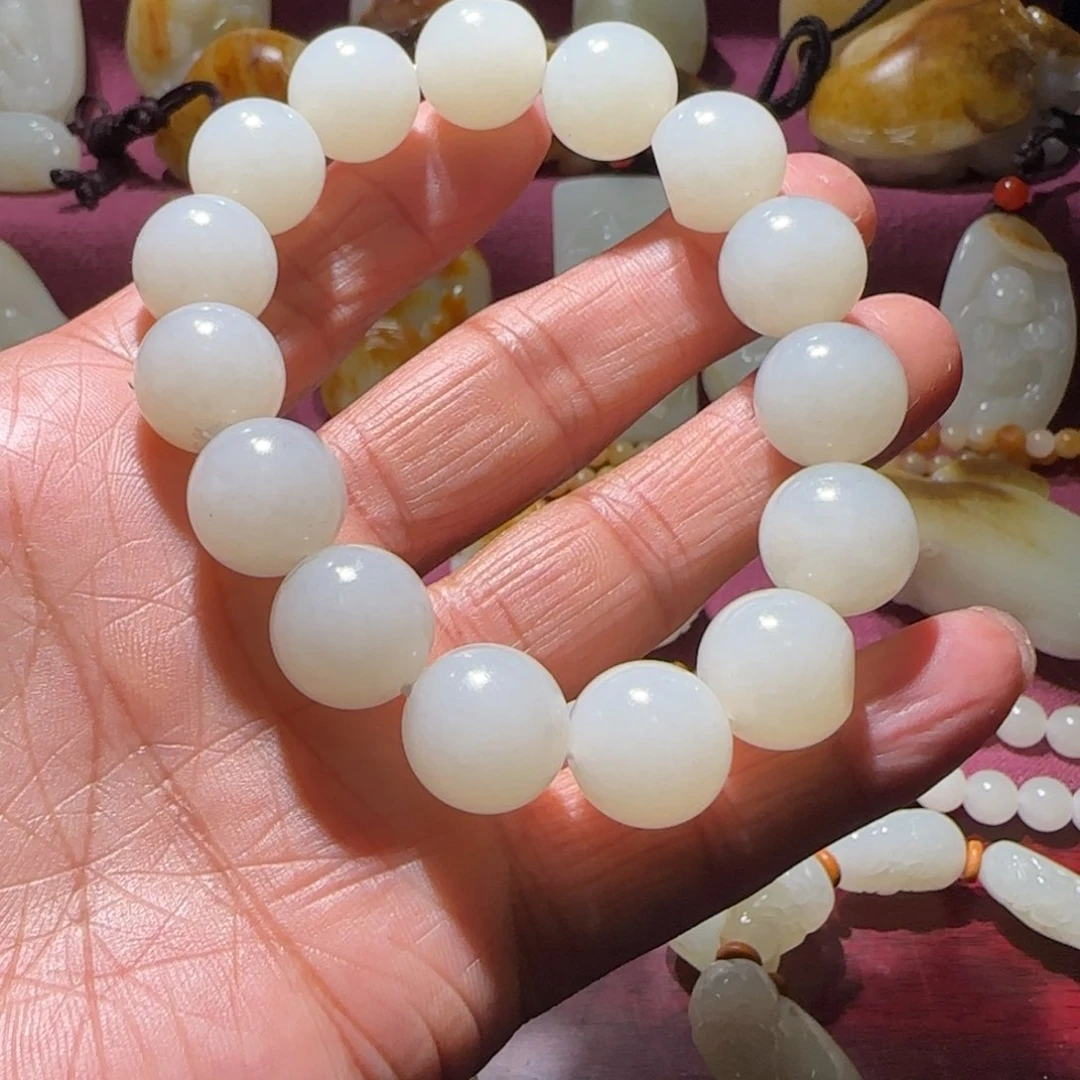 和田玉颈饰未镶嵌春**面