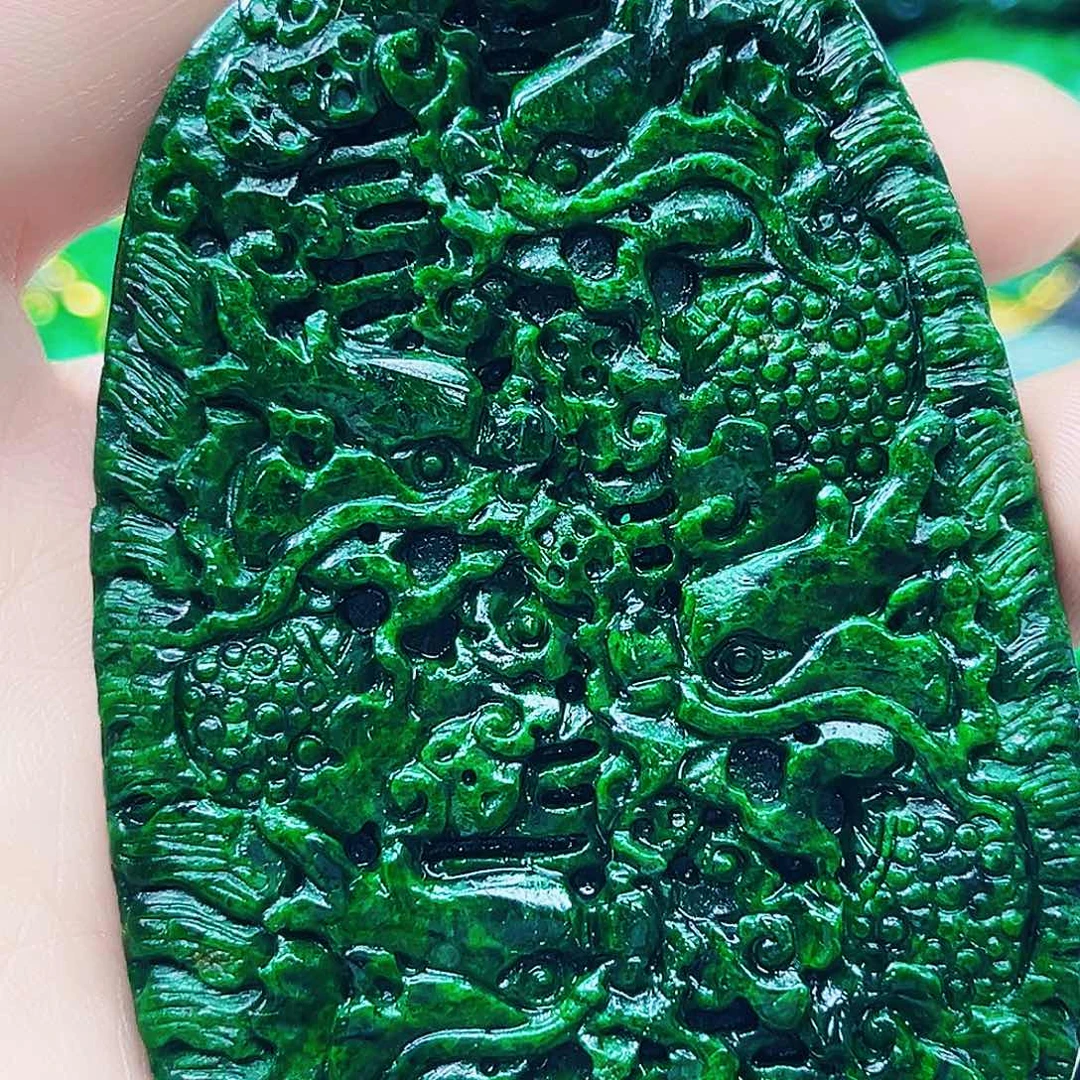 颈饰18K金镶嵌翡翠