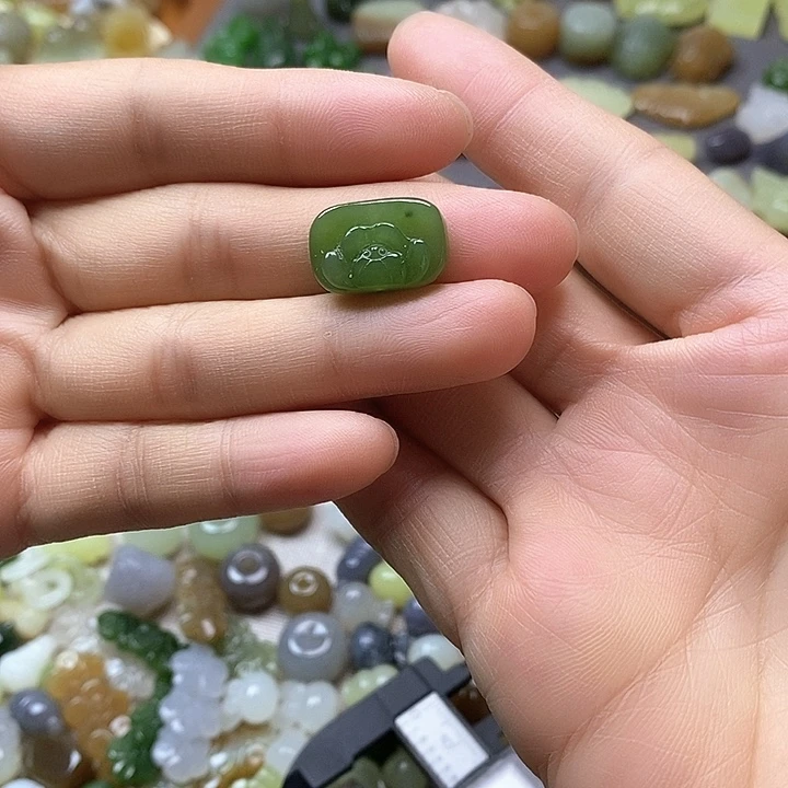 未镶嵌和田玉挂件莲花